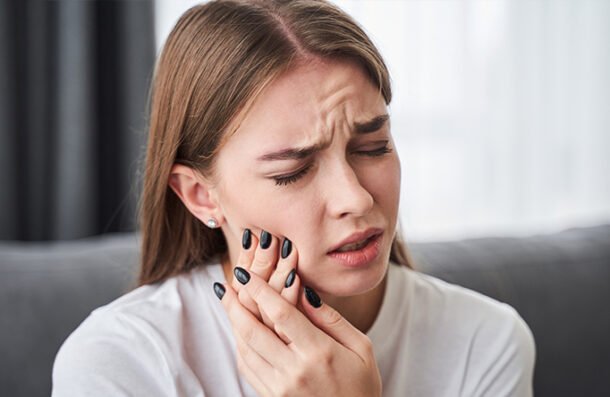 Dental Emergency lady with toothache