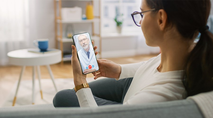 Dental Emergency lady talking to online doctor
